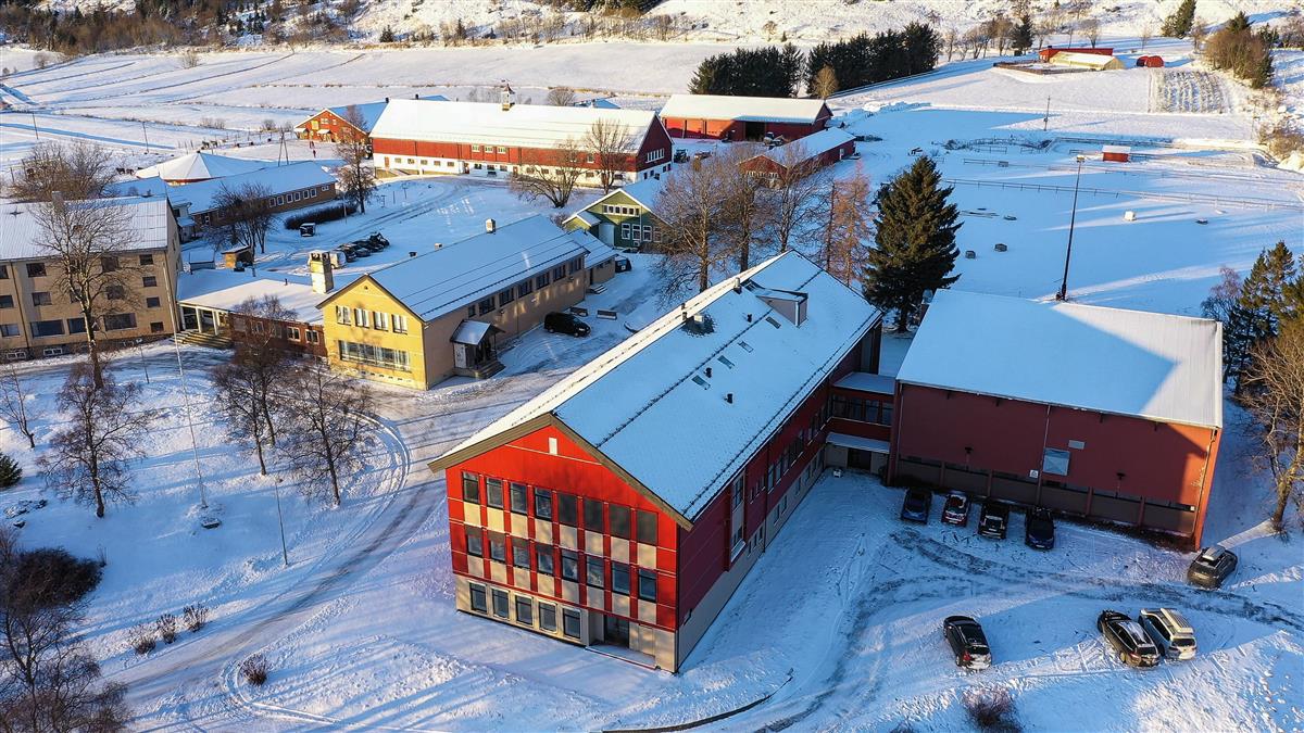 Flyfoto av skolested Kleiva - Klikk for stort bilde